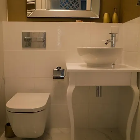 アパート Przytulny Apartament W Centrum ヴロツワフ