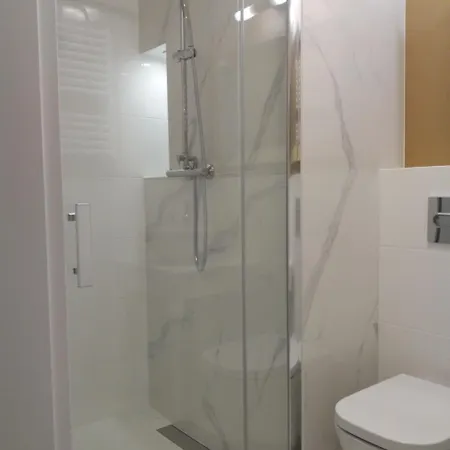 アパート Przytulny Apartament W Centrum ヴロツワフ